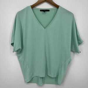 White House Black Market T-Shirt Women's 2XS Green V Neck Pullover‎ Oversized